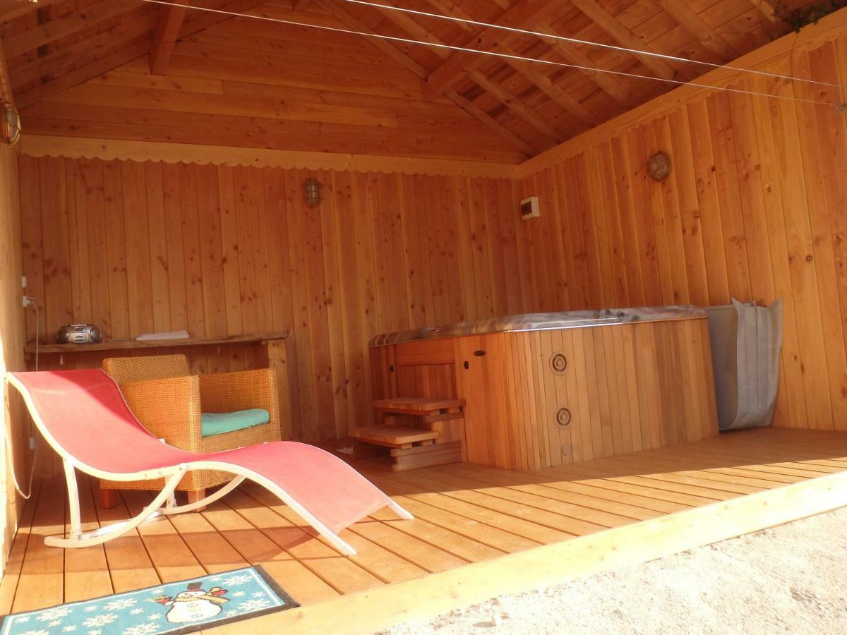 Villa Cora Venez Neuve Avec Spa Saint-Bresson Exteriör bild